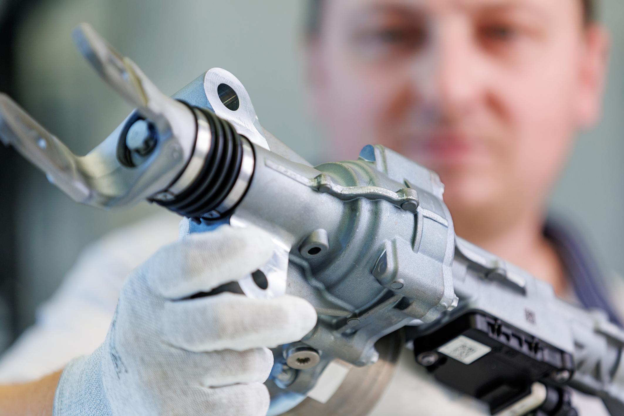 New mechatronic rear-wheel steering system | Press media | 舍弗勒中国区
